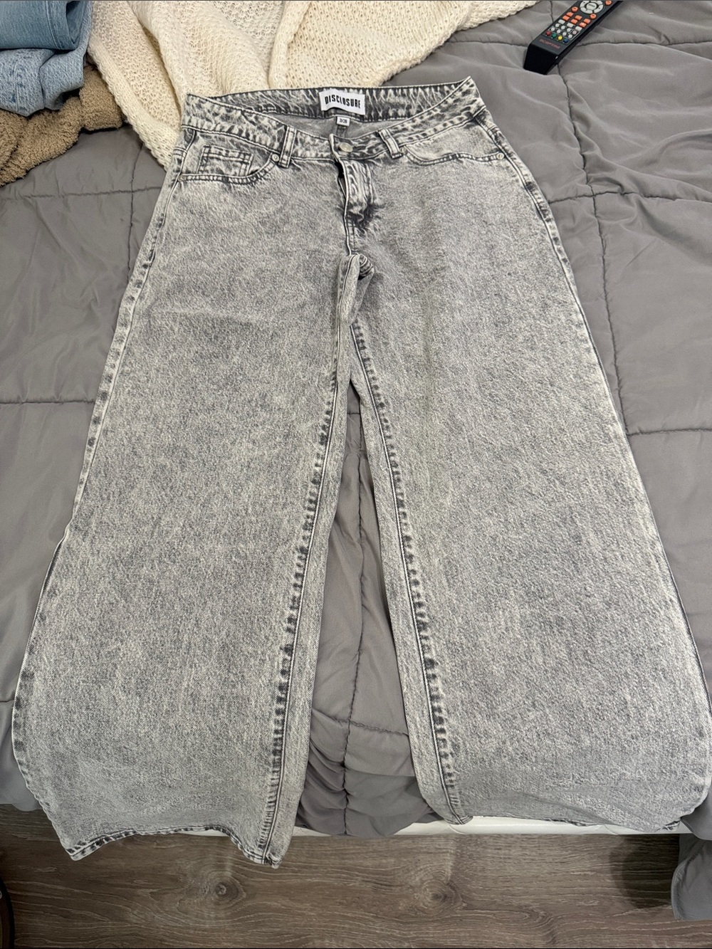 Discovery Acid Wash Light Gray Wide Leg Jeans
